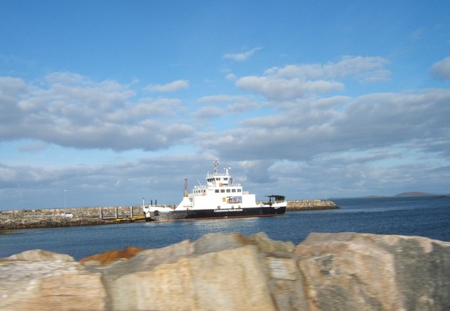 File:MV Loch Portain at Berneray Terminal - geograph.org.uk - 1361469.jpg