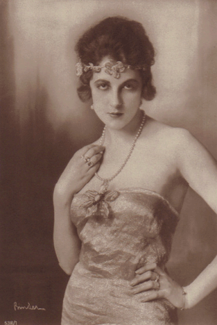 File:Marcella Albani 1919-1924 Alexander Binder 001.gif