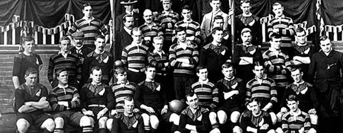 The Northampton Saints posing with The Original All Blacks in 1905