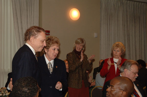 File:Pennsylvania Senator Arlen Specter and National Park Service Northeast Region Director Mary Bomar, front left to right, with Secretary Gale Norton and National Park Service Director - DPLA - fcc8211d18e887b0b50e3ff66466a9f8.jpg