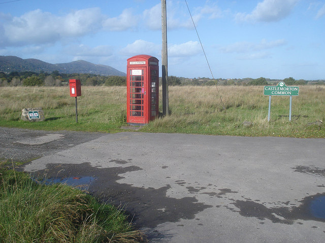 File:Phone box and post box on Castlemorton Common - geograph.org.uk - 1134981.jpg