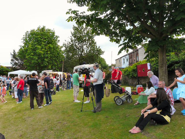 File:Photographing Gee Cross Fete - geograph.org.uk - 1355302.jpg