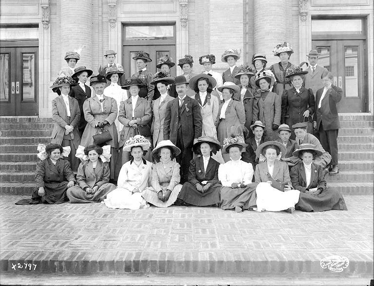File:San Francisco Examiner representatives, Alaska Yukon Pacific Exposition, Seattle, 1909 (AYP 441).jpeg