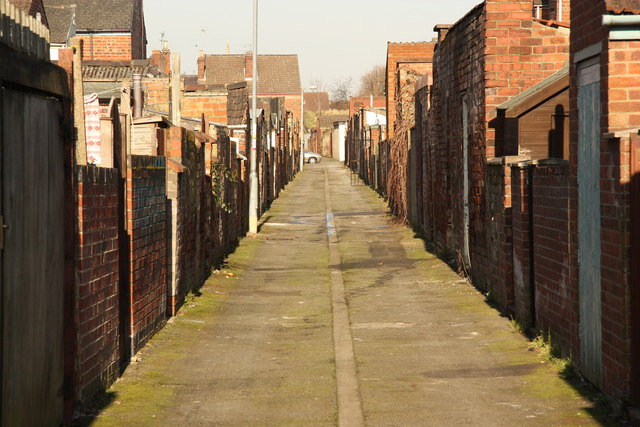 File:Stanley & Gordon Street tenfoot - geograph.org.uk - 3335645.jpg