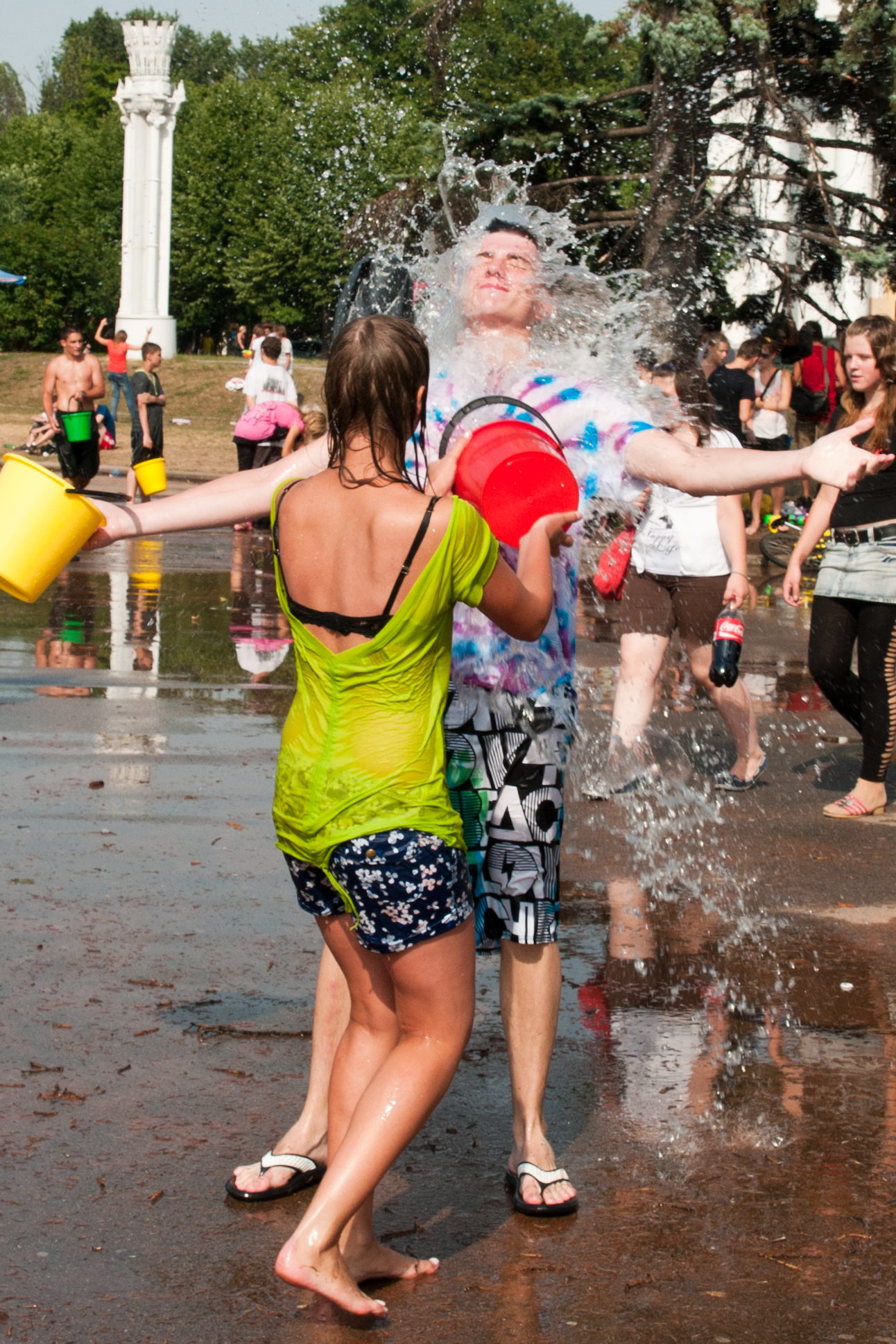 File:Teens wetlooking during a public water fight in Moscow.jpg - Wikimedia Commons