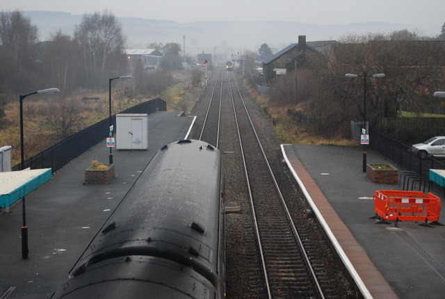 File:Train at Craven Arms Station - geograph.org.uk - 2287335.jpg