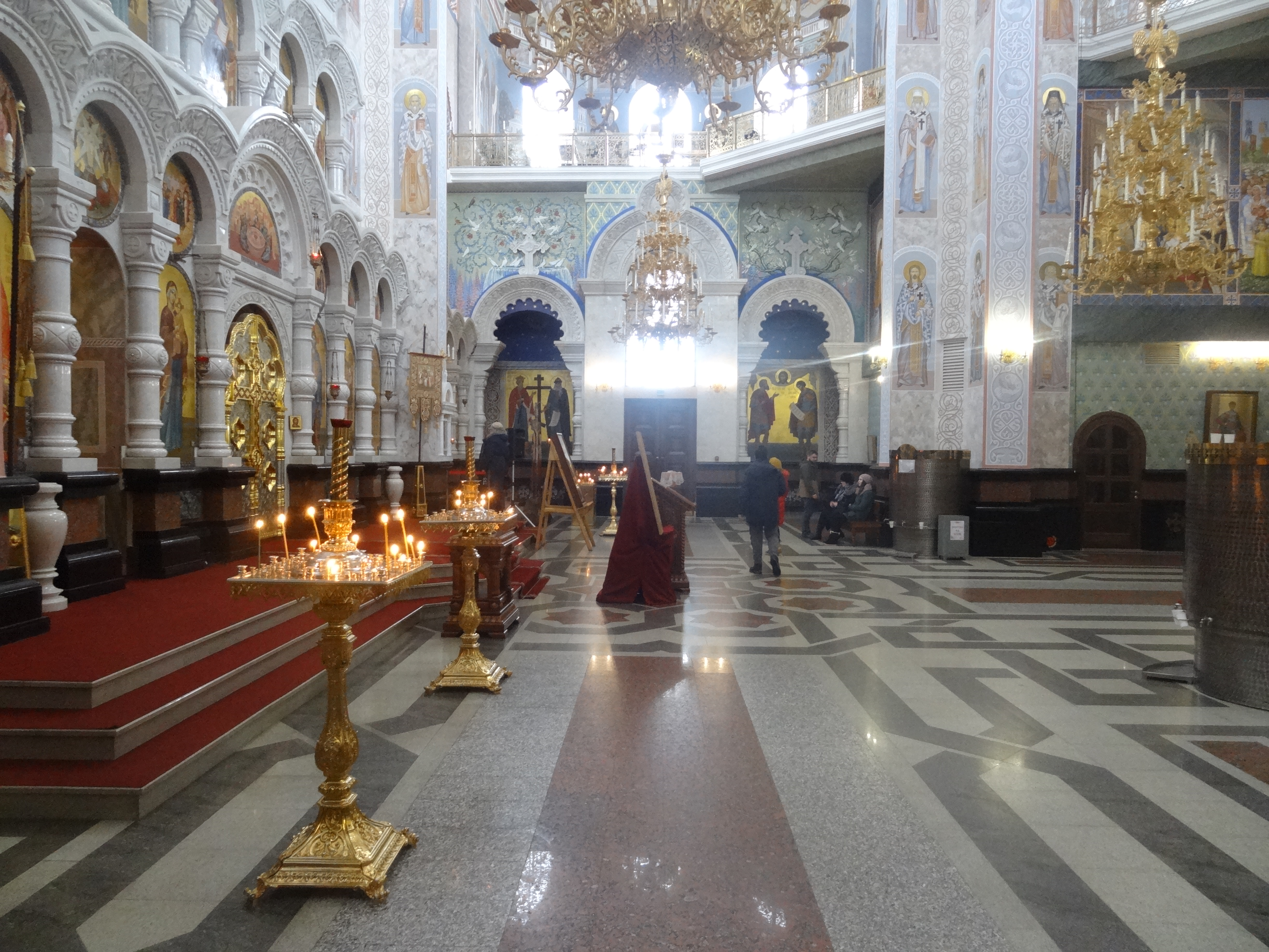 Сквер у храма на крови Екатеринбург