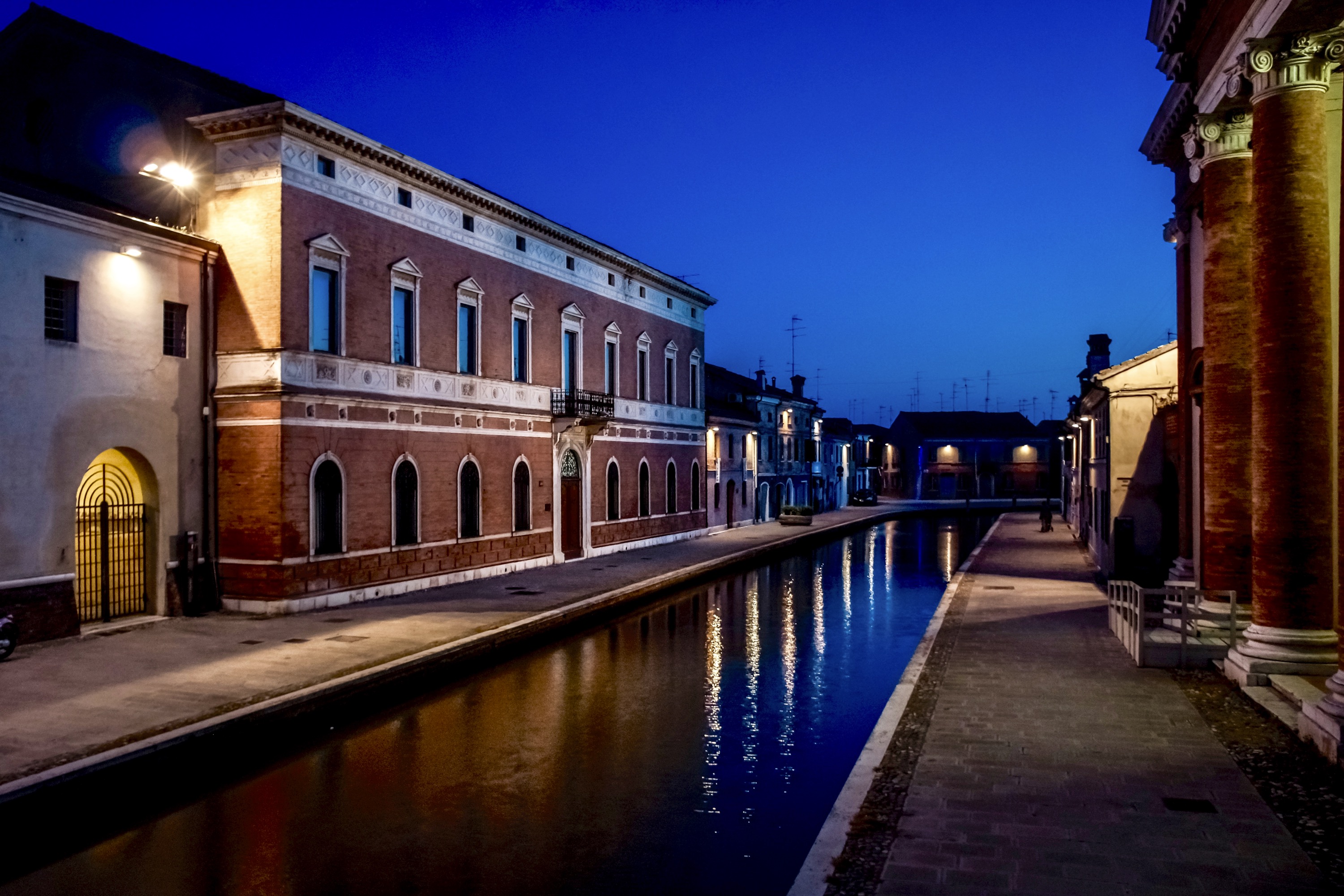 Палаццо минск. Комаккьо. Венеция Bellini. Comacchio. Comacchio Cathedral.