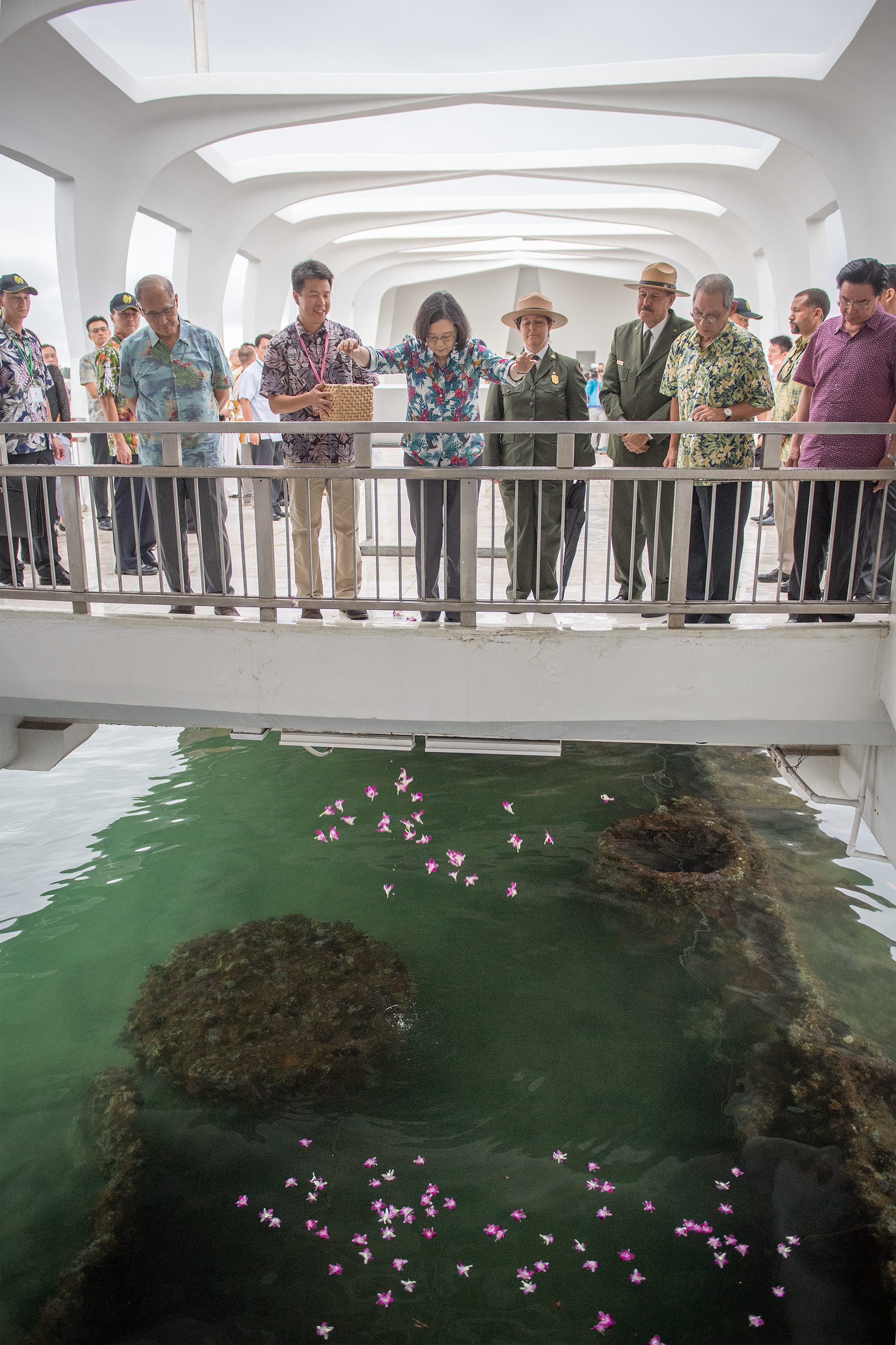 File:10.28 總統抵達亞利桑那號戰艦紀念館（USS Arizona Memorial 