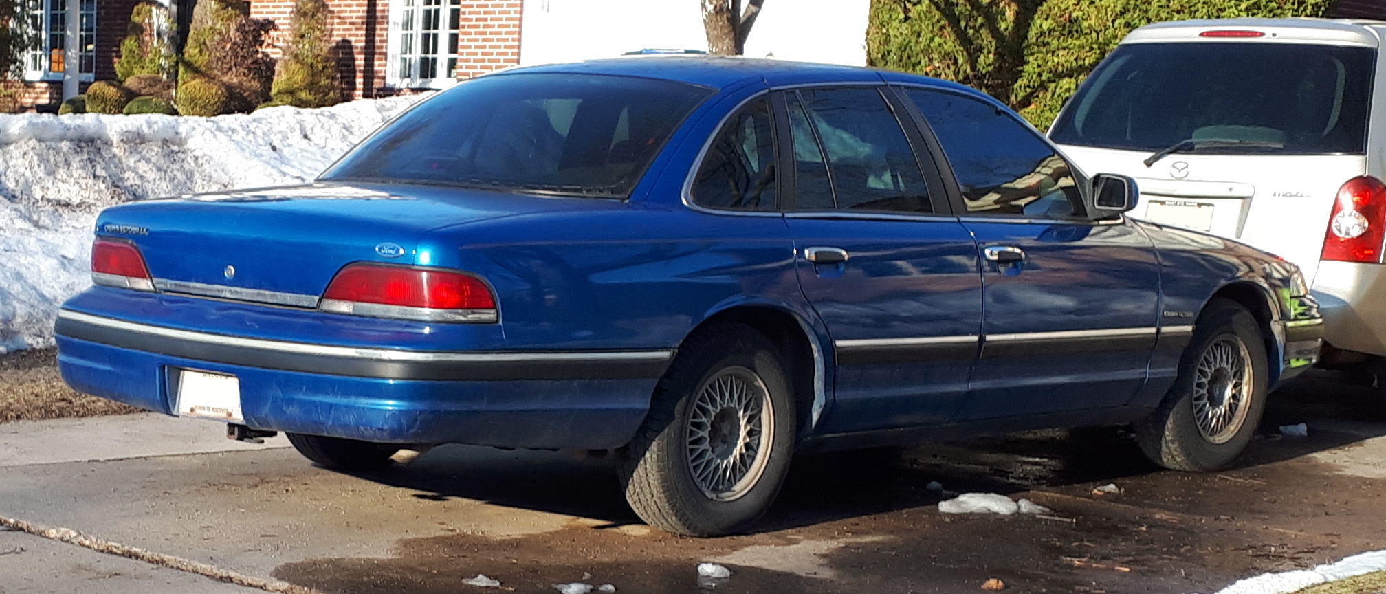 File 1992 Ford Crown Victoria Lx Rear Right 04 02 2020 Jpg Wikimedia Commons