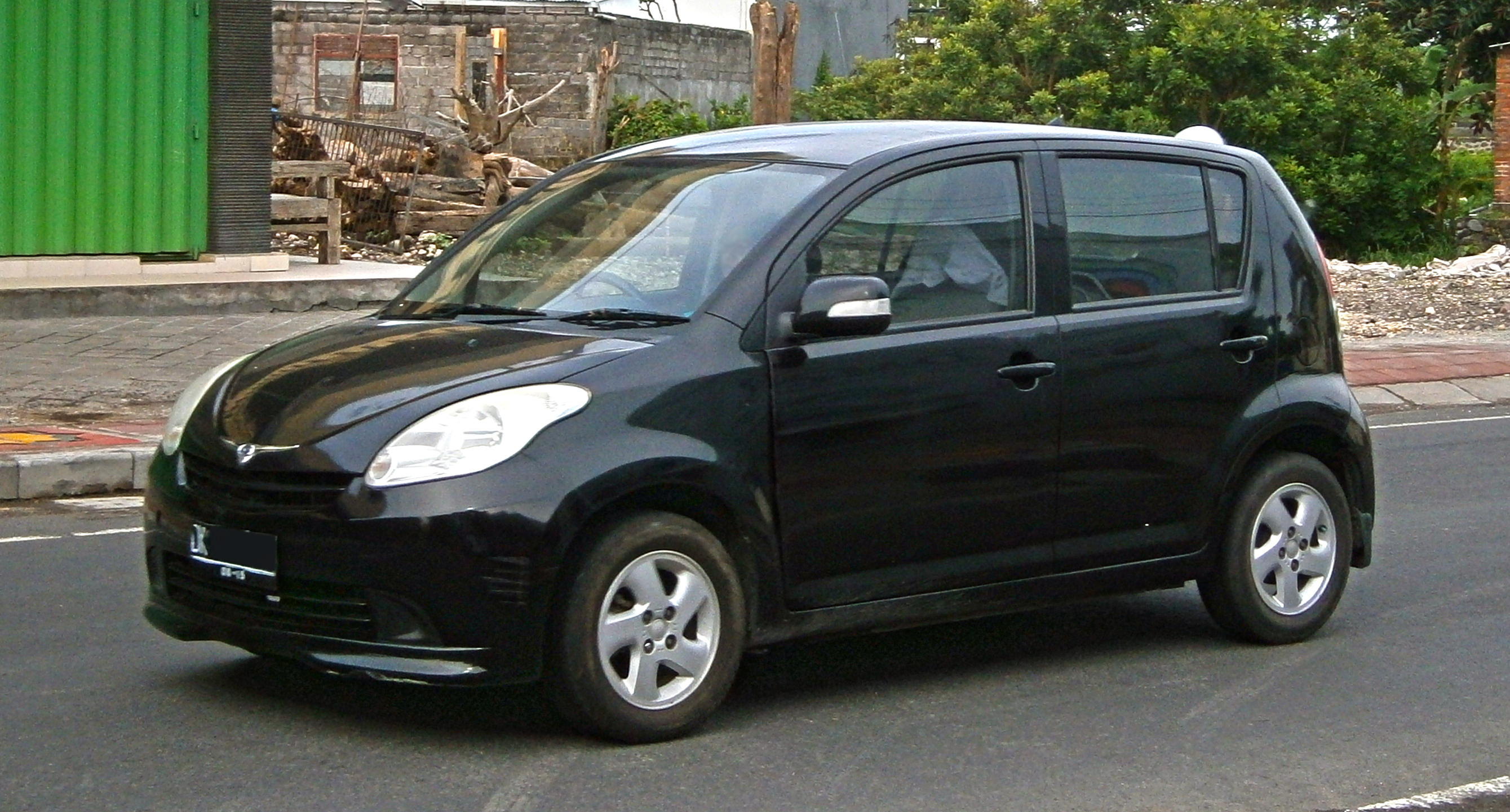 File:2010 Daihatsu Sirion 1.3 M in Kuta, Bali, Indonesia 