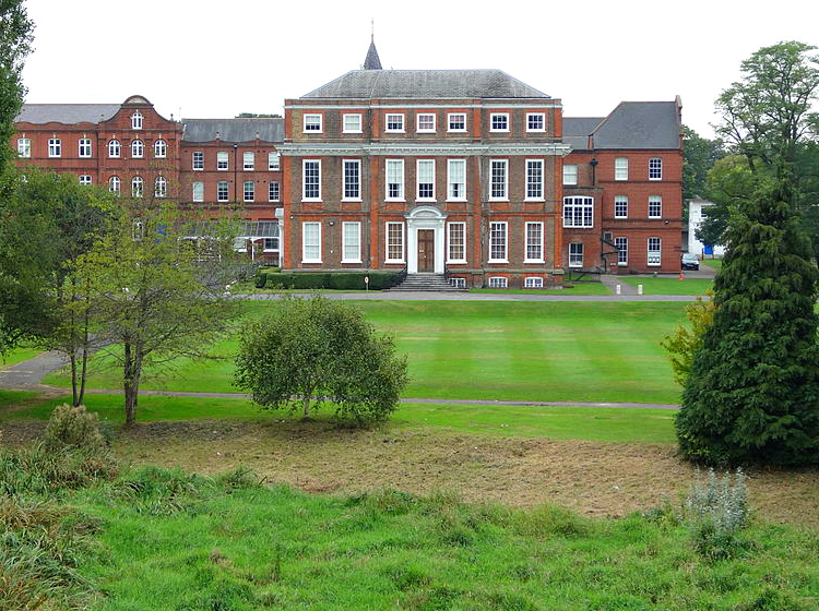 File:2014-09-20 08 Carshalton House.jpg