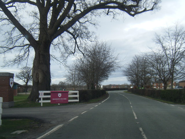 File:Bangor-on-Dee Racecourse entrance-geograph-3860813.jpg