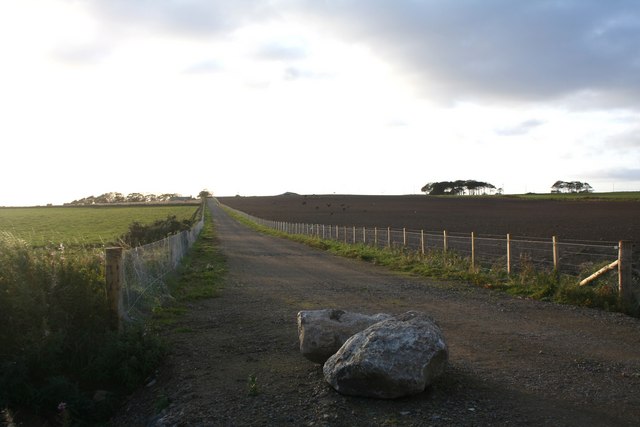 File:Cairnhill Road - geograph.org.uk - 1008859.jpg