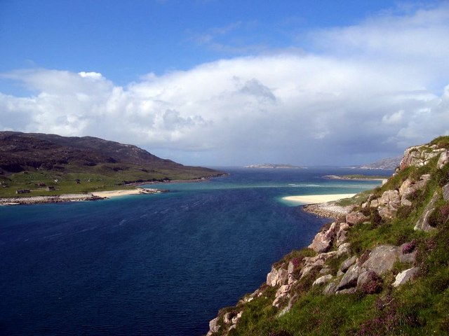 File:Caolas an Scarp - geograph.org.uk - 1258840.jpg