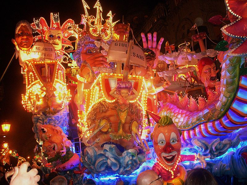 File:Carnival in Acireale.jpg