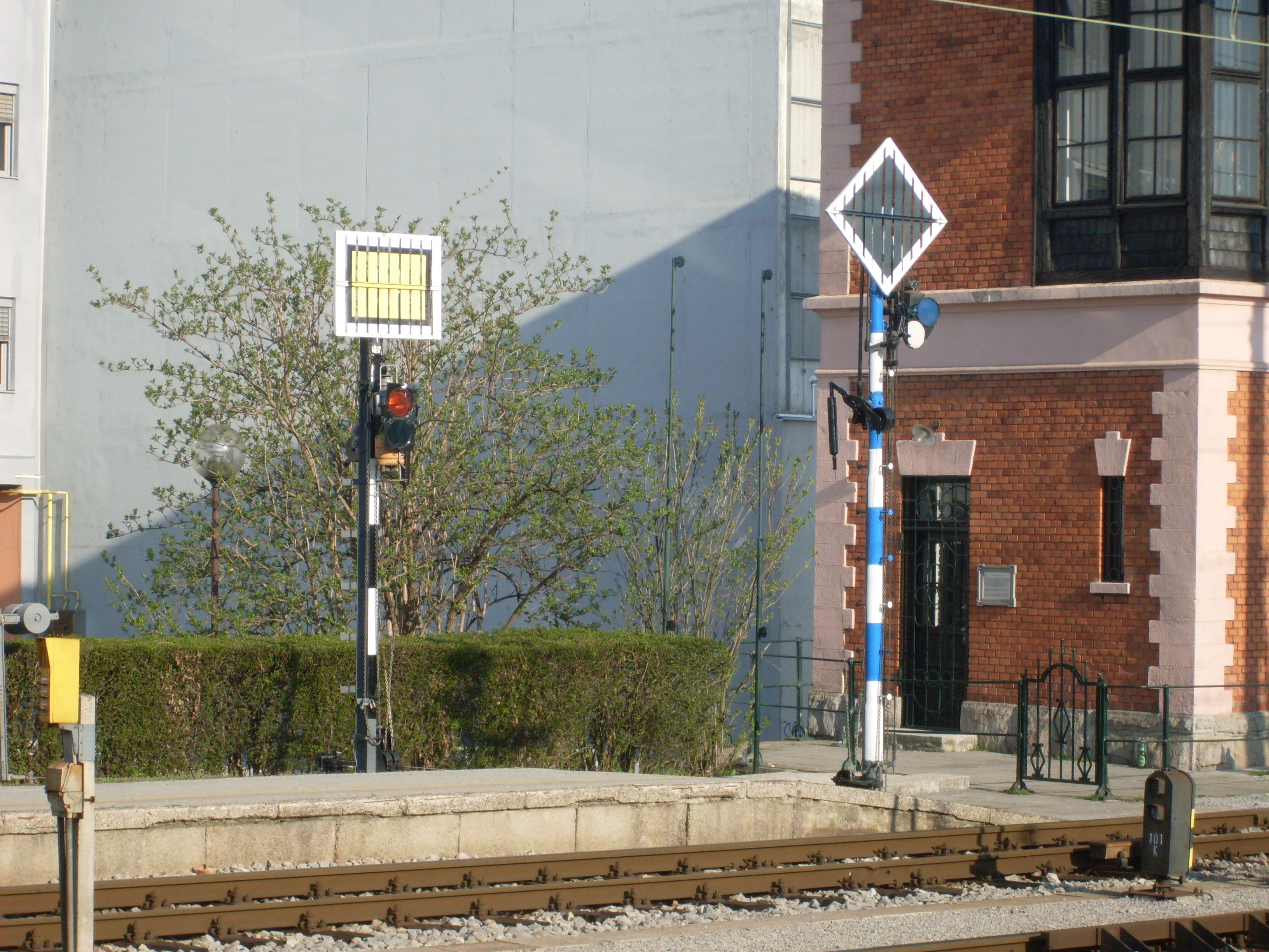  -two old Austrian mechanical railway signals.jpg - Wikimedia Commons