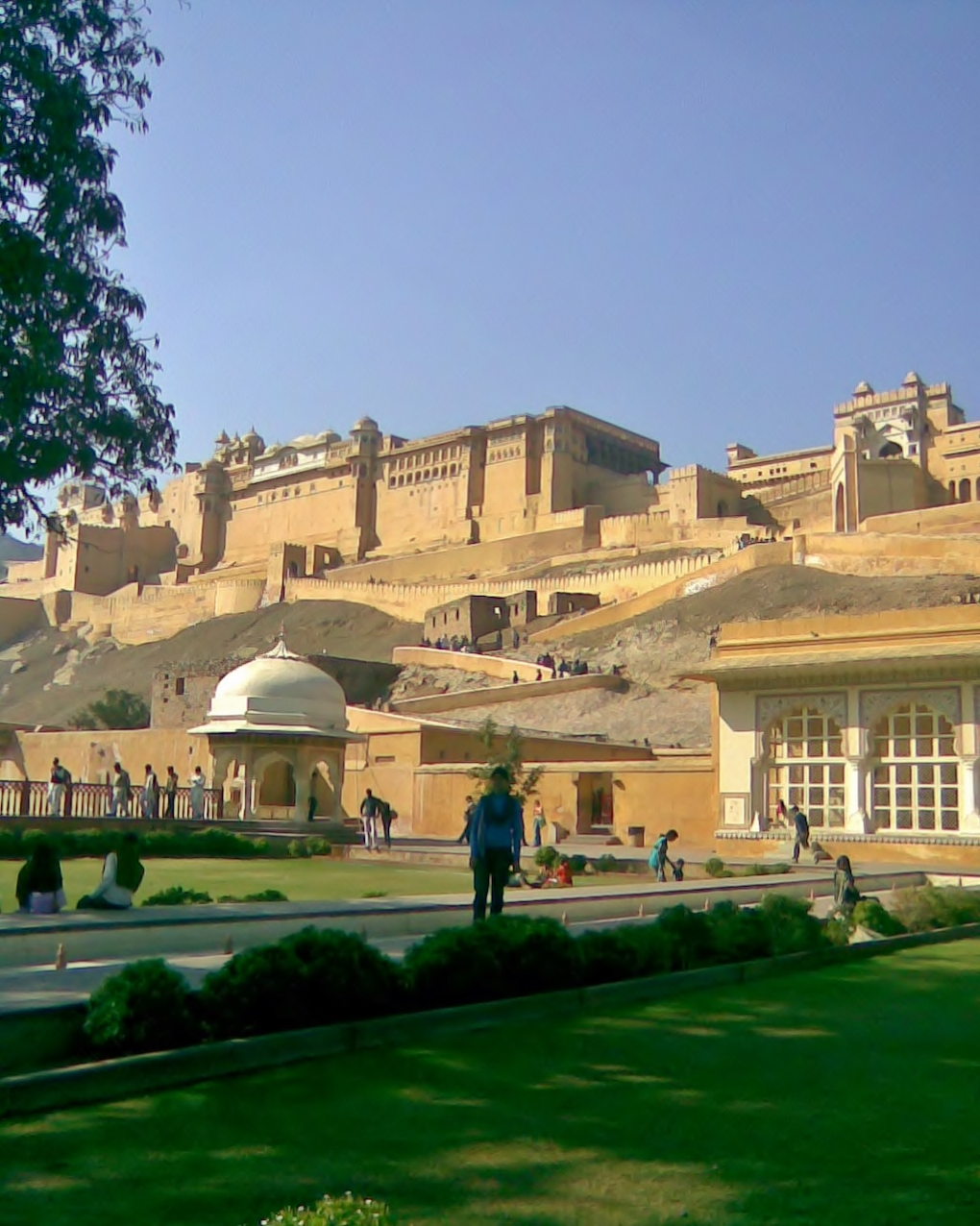 East side of the Amber Fort, Jaipur, Rajasthan, India (2013) 1.jpg