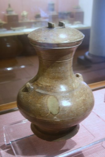 File:Eastern Han celadon bottle.JPG