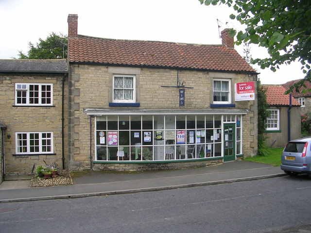 File:FIsh ^ Chip Shop - Main Street - geograph.org.uk - 1999598.jpg