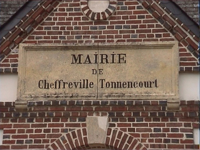 File:Fronton Mairie.jpg