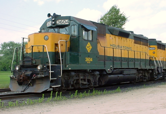 File:Housatonic 3604 and 3601.jpg