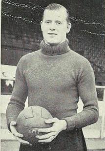 <span class="mw-page-title-main">John Brown (footballer, born 1915)</span> Scottish footballer