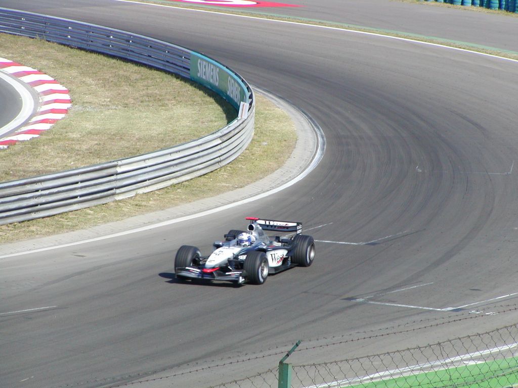 Last corner. 2003 Hungarian Grand prix. Gran pri Венгрии 2003. Hungary 2003 Alonso.