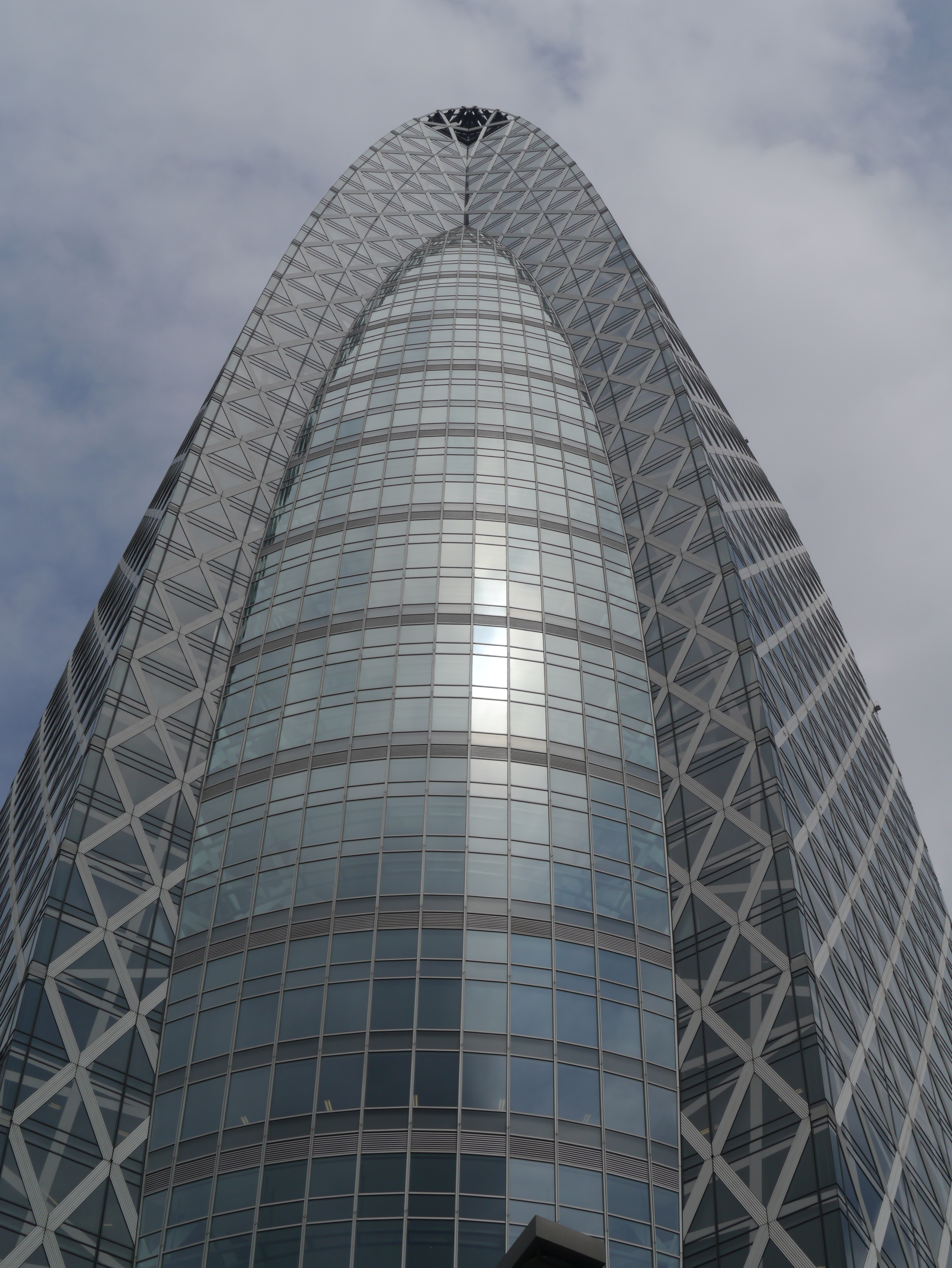 Восьмерка башня. Mode Gakuen Cocoon Tower внутри лифта.