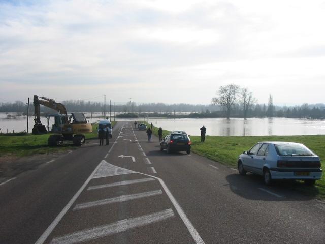 File:Nevers loire crue 2003 10.jpg