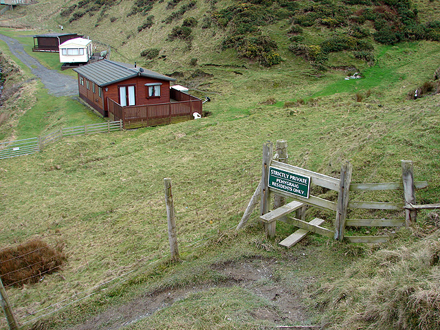 File:No longer a right of way^ - geograph.org.uk - 1170312.jpg