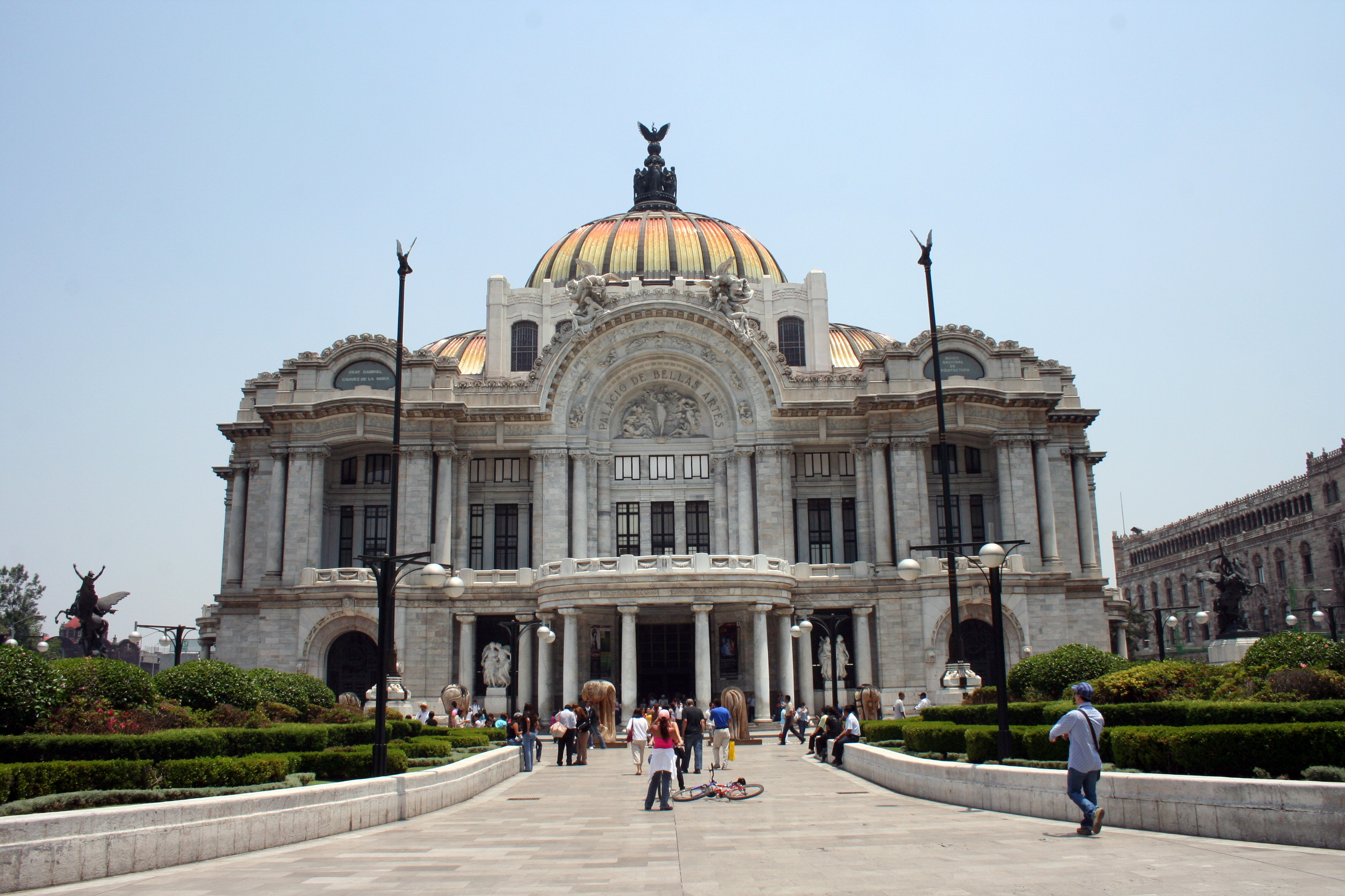 Bellas artes. Мехико достопримечательности дворец изящных искусств. Дворец изящных искусств в Мехико Мексика. Паласио-де-Лас-Кортес. Дворец изящных искусств (Мехико) план.