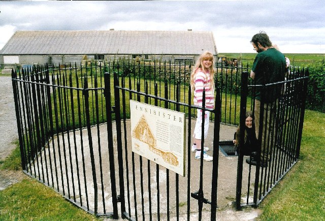 File:Rennibister souterrain - geograph.org.uk - 54209.jpg