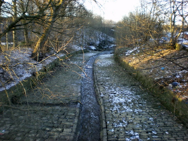 File:River Calder - geograph.org.uk - 1113657.jpg