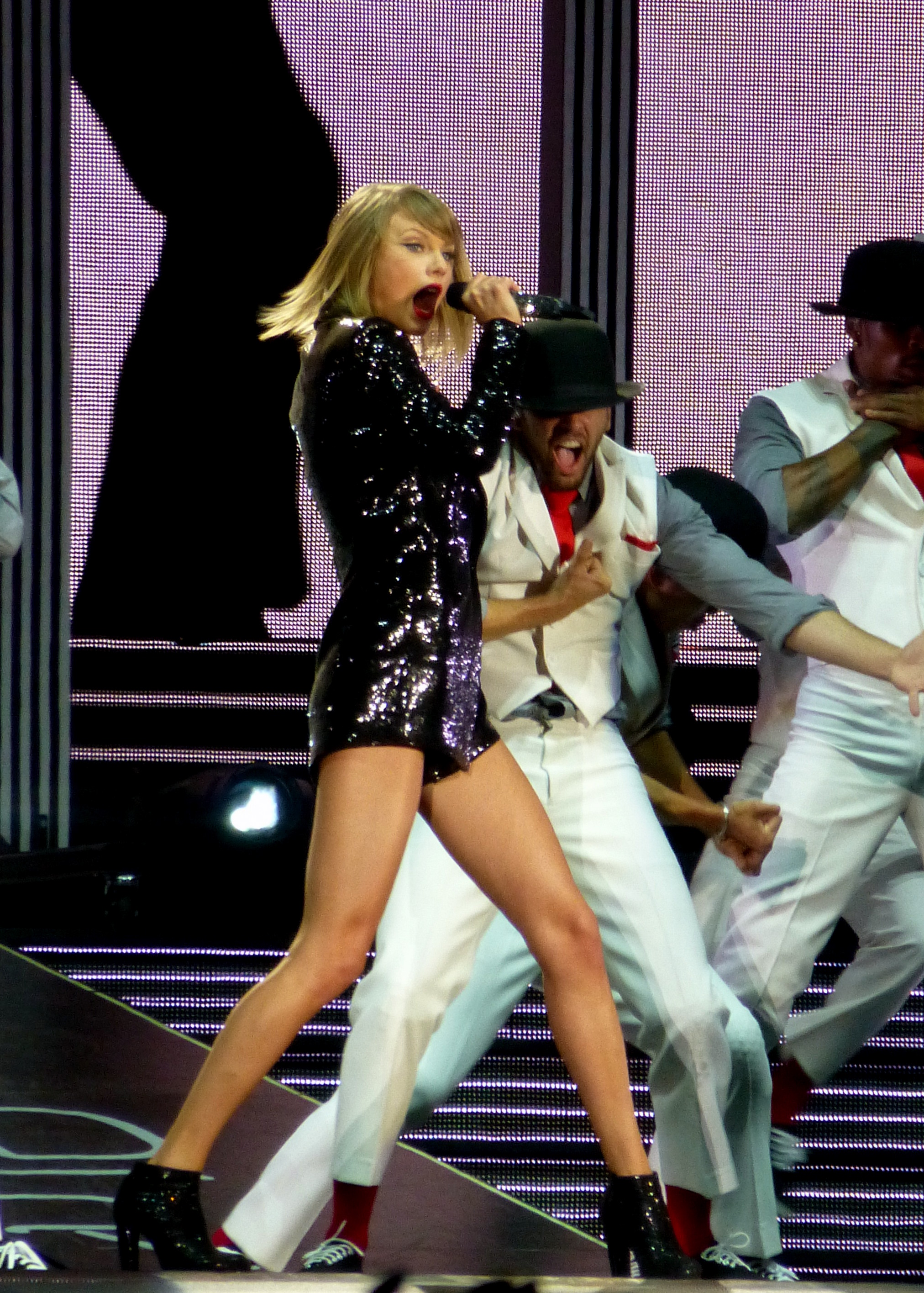 File:Taylor Swift Reputation Album Keychain.jpg - Wikimedia Commons