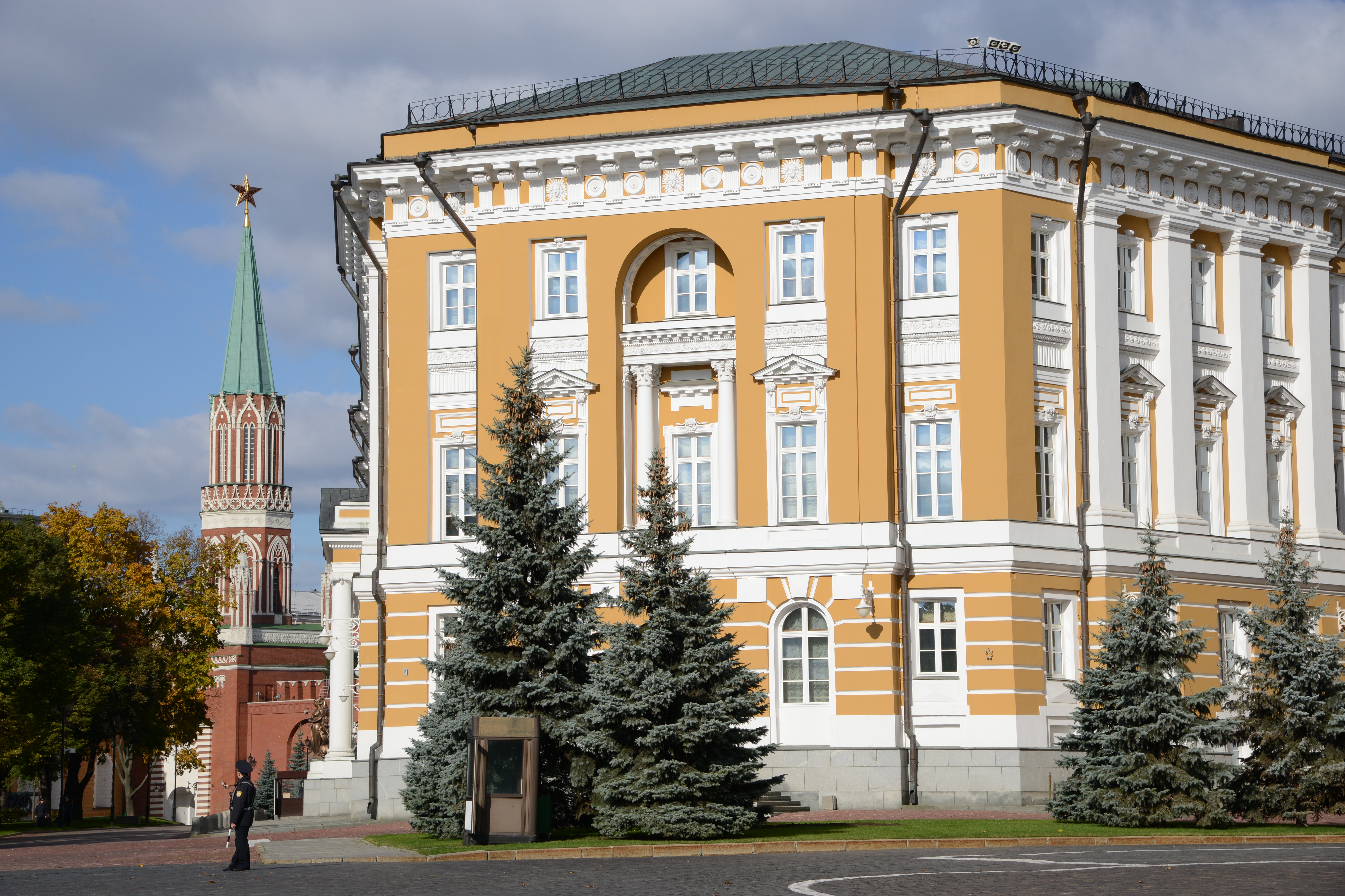 Сенатский дворец московский. Здание Сената (Сенатский дворец) в Московском Кремле. Сенатский дворец в Кремле — резиденция президента России.