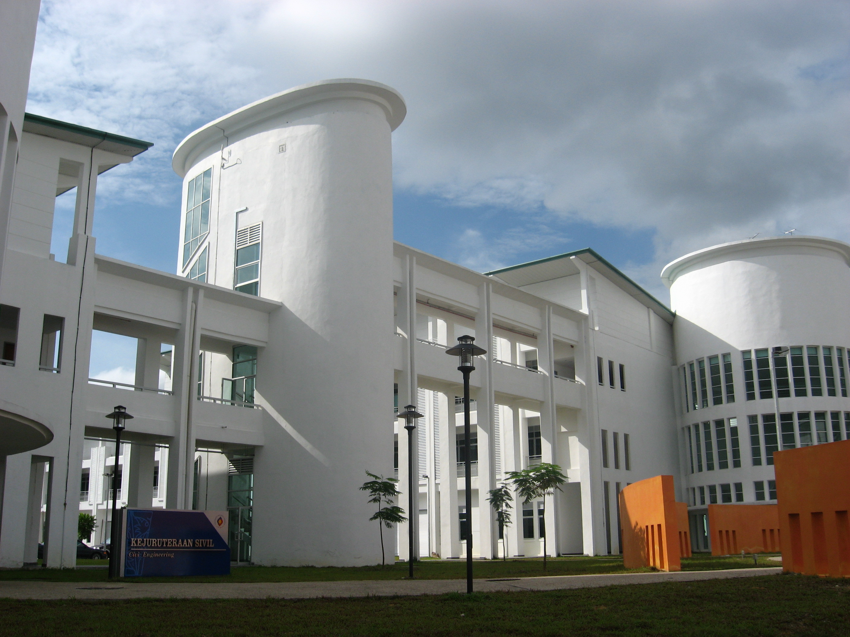 Universiti Malaysia Sarawak, Top 10 Universities in Malaysia 