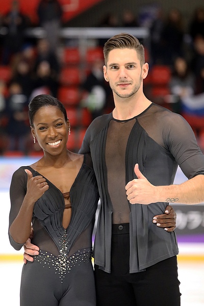 File:Vanessa James and Morgan Ciprès at the 2018 Internationaux de France - Awarding ceremony.jpg