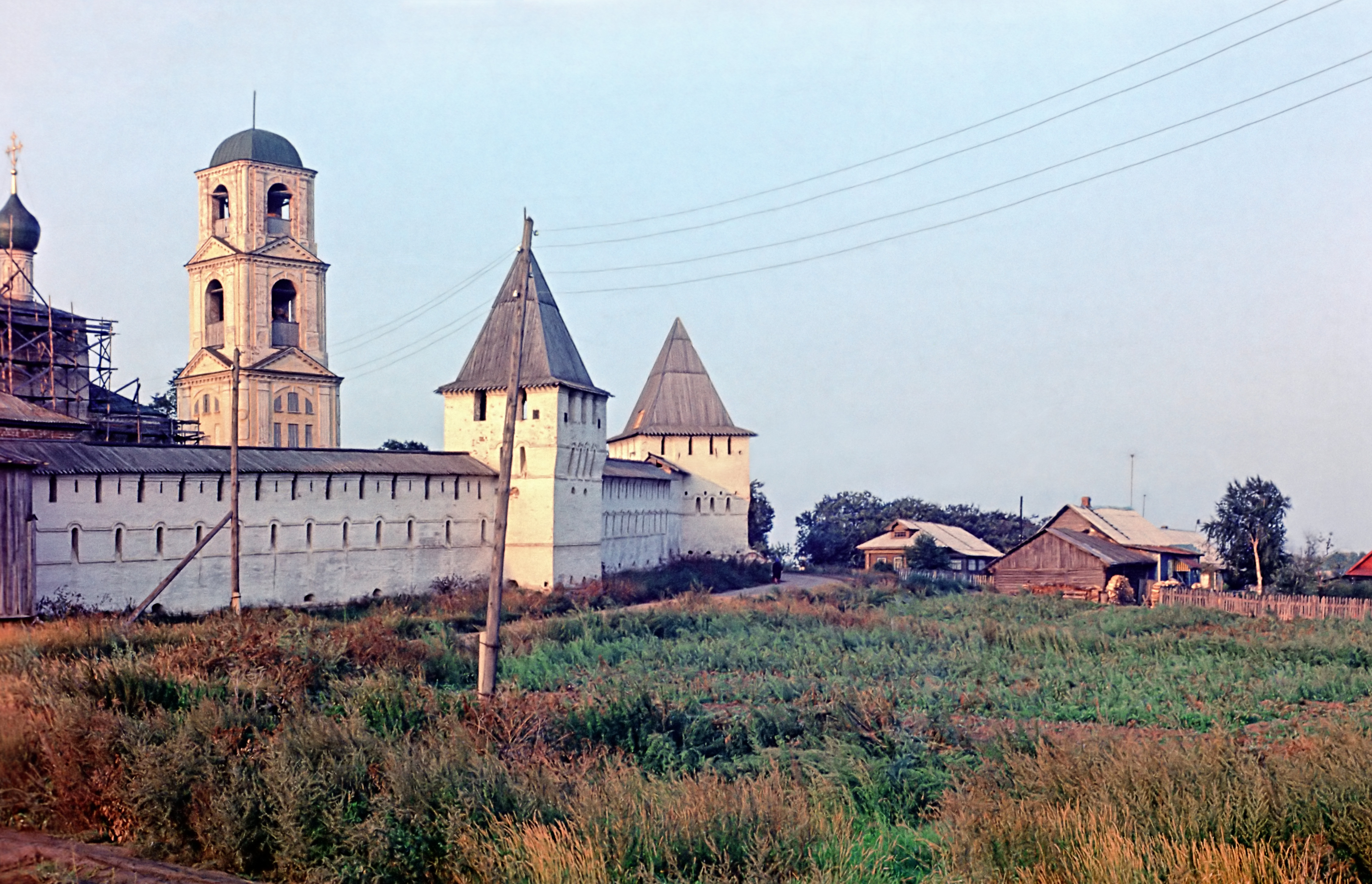 Стены Никитского монастыря