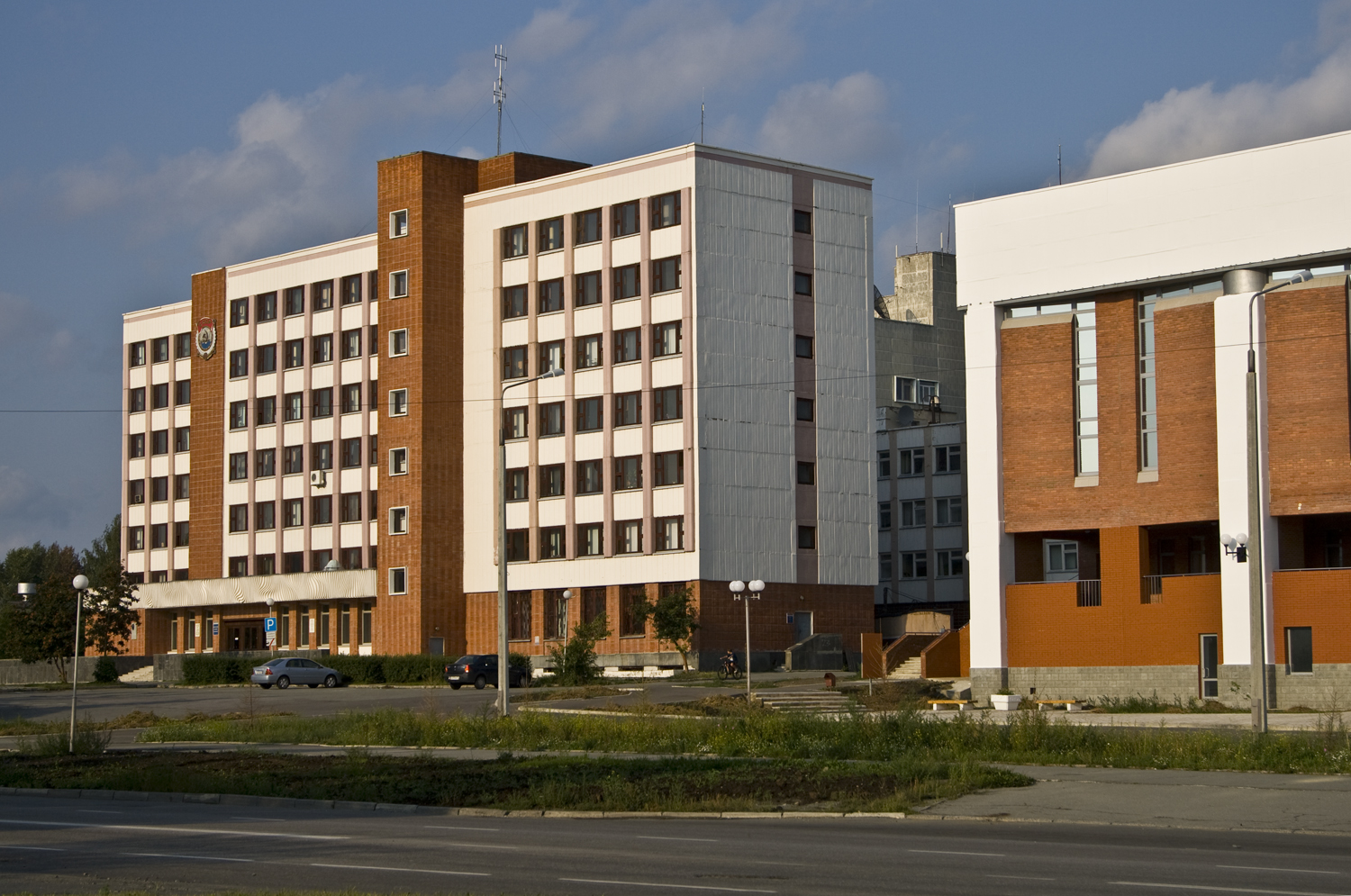 Г озерск челябинская. Здание ЮУС Озерск. Г Озерск Урал. Челябинская область, г. озёрск, гостиница Урал. Гостиница Озерск Челябинская область.