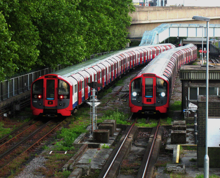 london underground train set