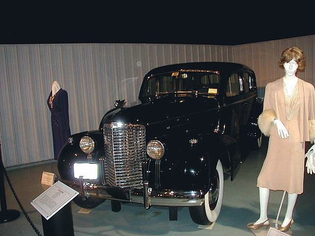 File:1938 Cadillac jpg.jpg