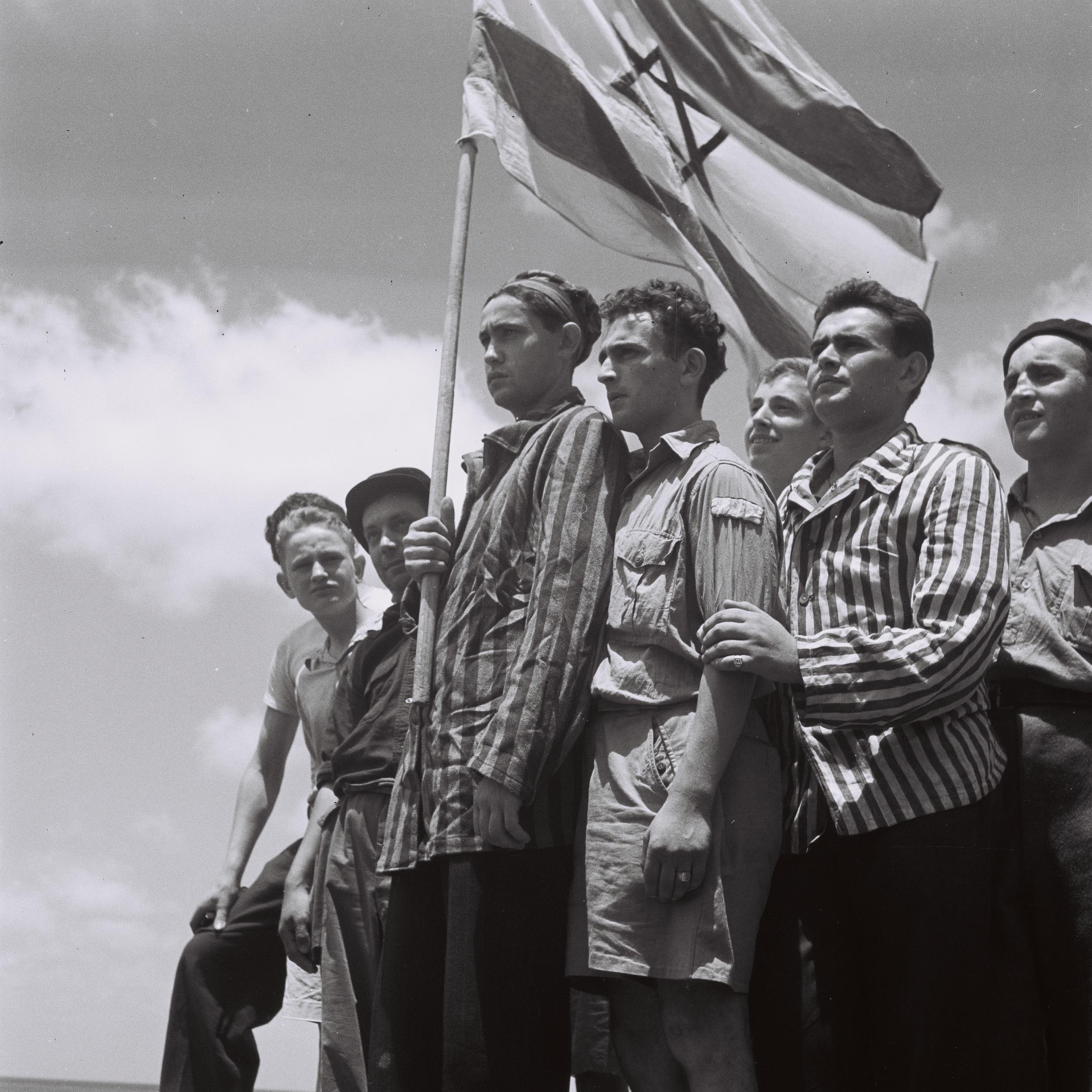19450715 Buchenwald survivors arrive in Haifa.jpg