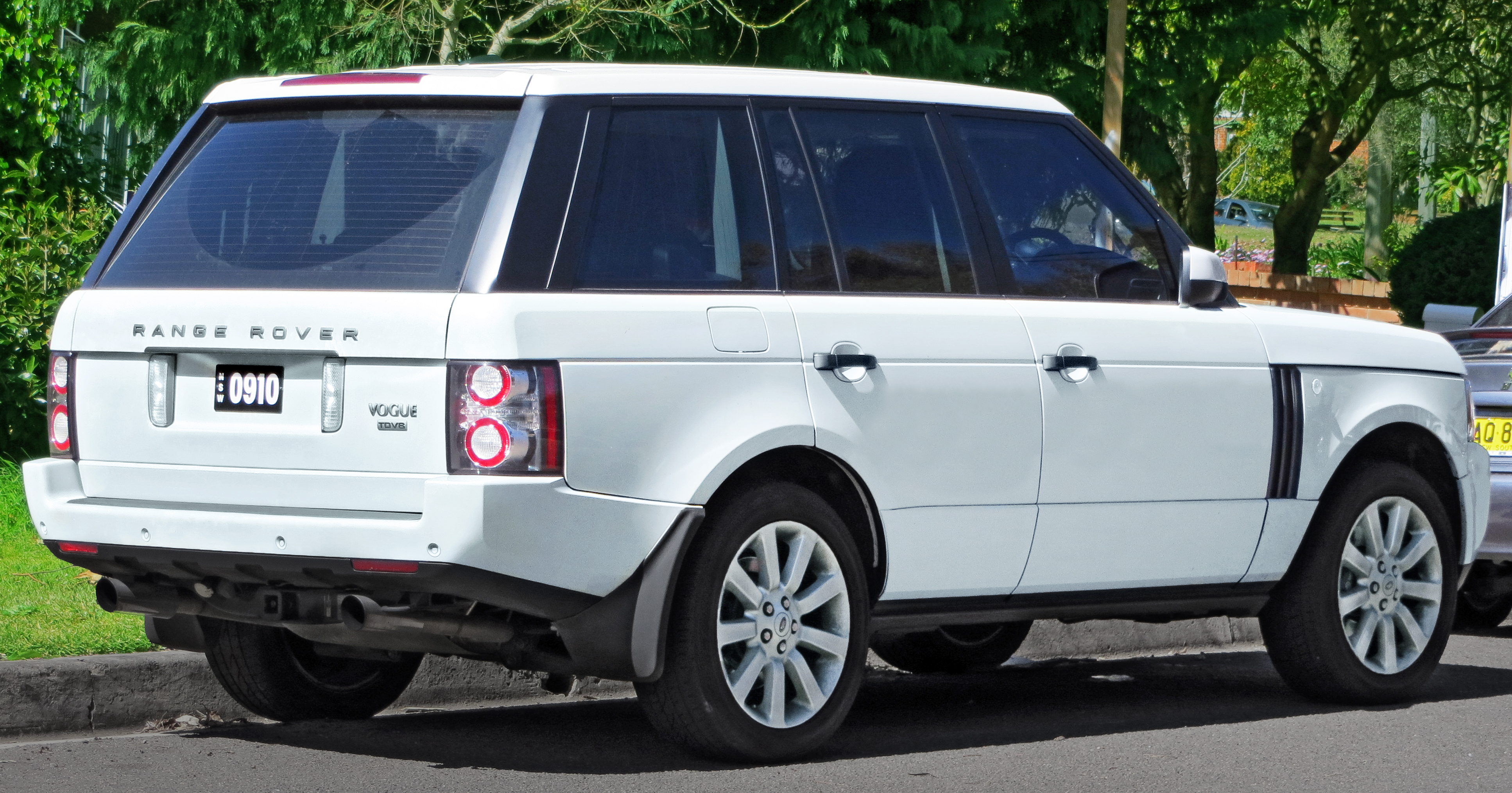 РА-400-00 STARTECH RANGE ROVER VOGUE (2010-) Нижняя часть заднего бампера с насадками на выпуск