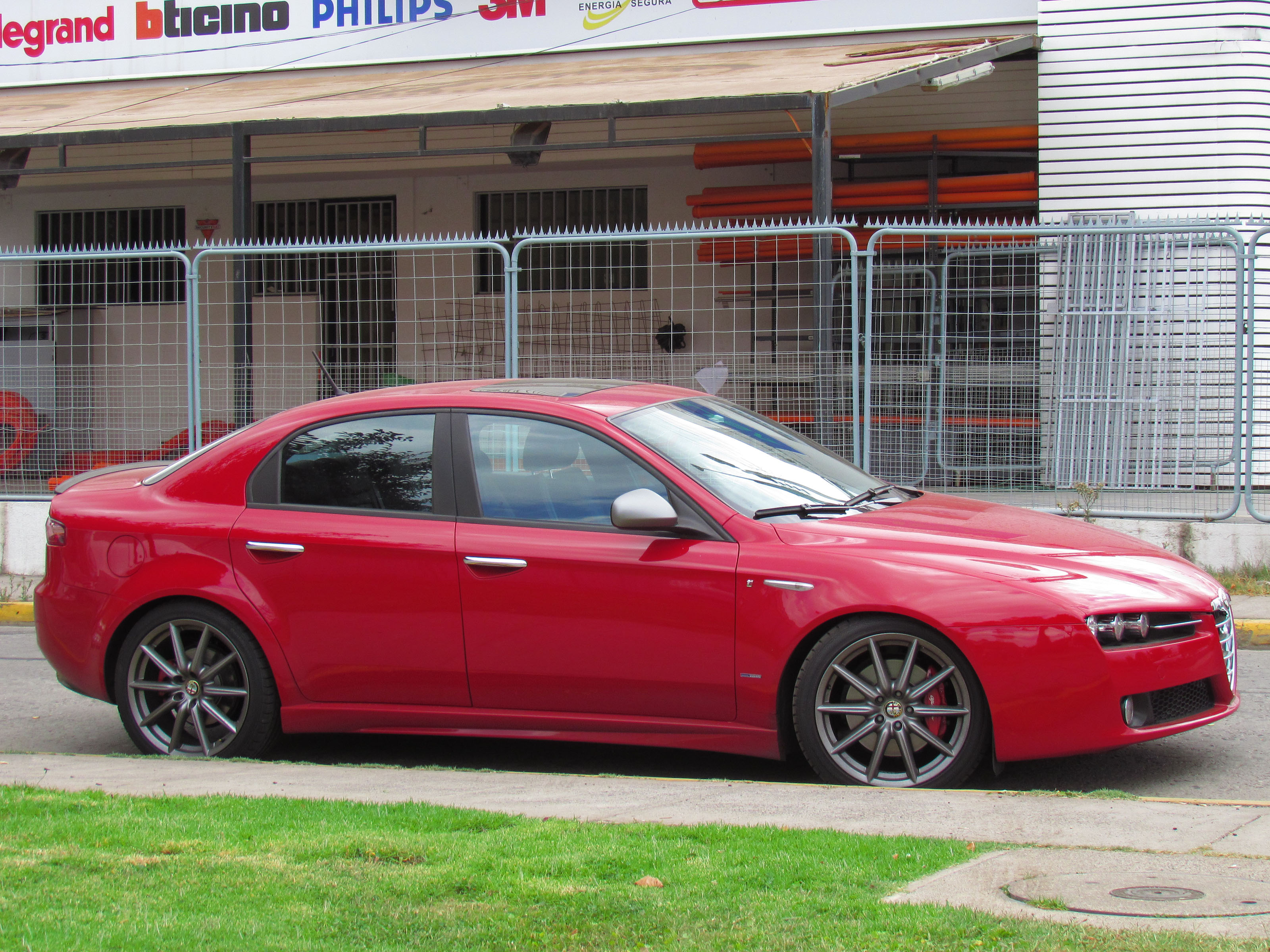 Alfa Romeo 159 images (7 of 17)