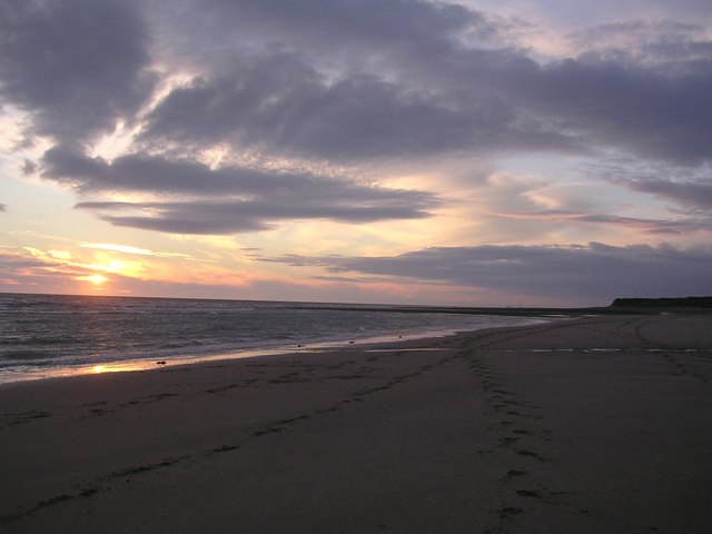 File:Beach at Cross Dike Scar, Walney Island - geograph.org.uk - 224089.jpg