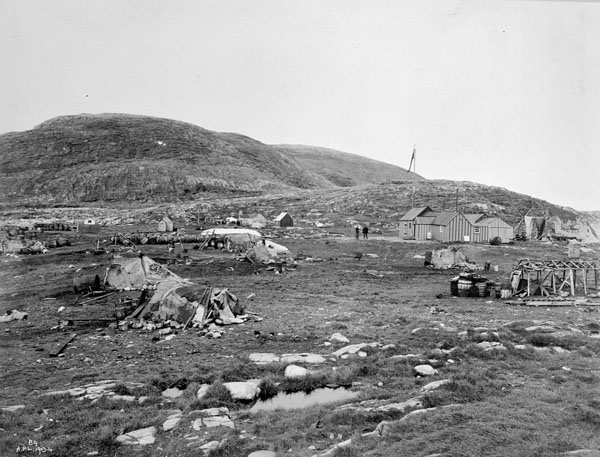 File:Blacklead Island Whaling Station.jpg