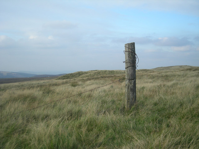 Boundary post - geograph.org.uk - 972842