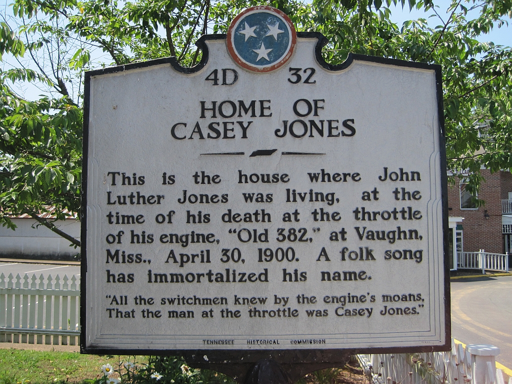 file casey jones home jackson tn 001 jpg wikimedia commons https commons wikimedia org wiki file casey jones home jackson tn 001 jpg