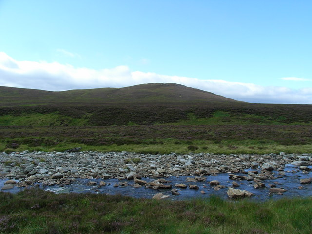 File:Cnapan Garbh - geograph.org.uk - 1433632.jpg